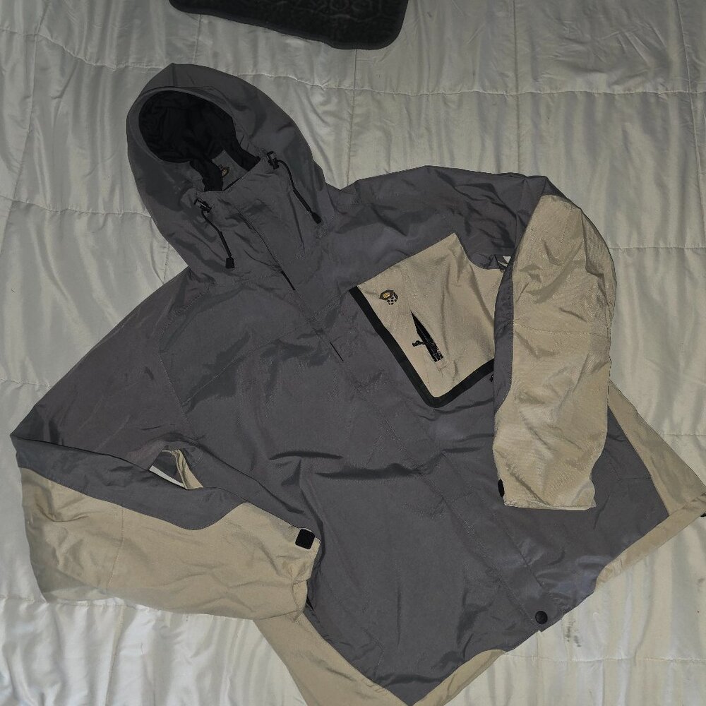 Mountain Hardware Mens Size L tan and grey